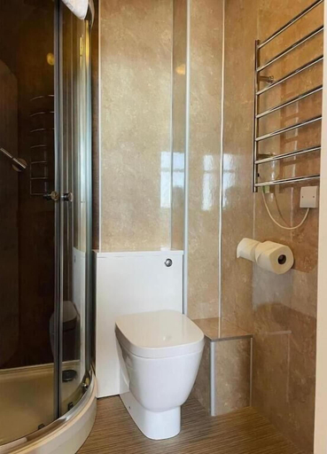 Bathroom 4, The Weston Hotel, North Yorkshire