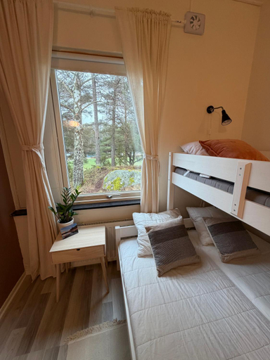 Bedroom 3, Hallestrand Vandrarhem - Hostel, Strömstad