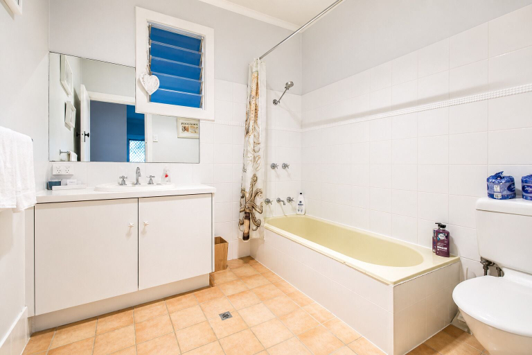 Bathroom, Relax and Unwind at Otters Retreat, Busselton