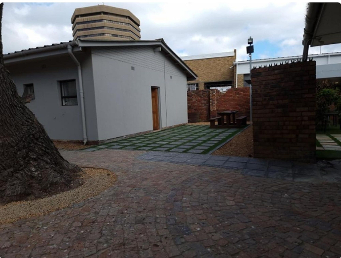 Exterior & Views 2, Ojong's Guesthouse, City of Cape Town