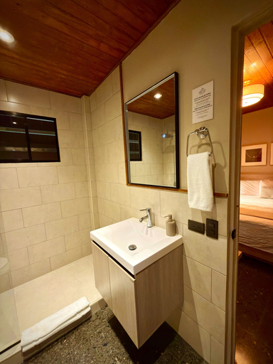 Bathroom 4, Cardedeu Suites, San Salvador