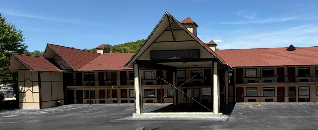 Exterior view 3, Red Roof Inn Helen, GA - Downtown, White