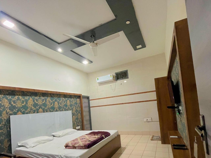 Bedroom 2, Hotel JCM Chintpurni, Una