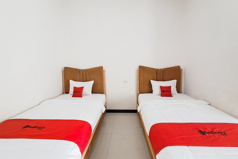 Bedroom 3, RedDoorz Syariah @ Labuhan Maringgai Lampung 2, East Lampung