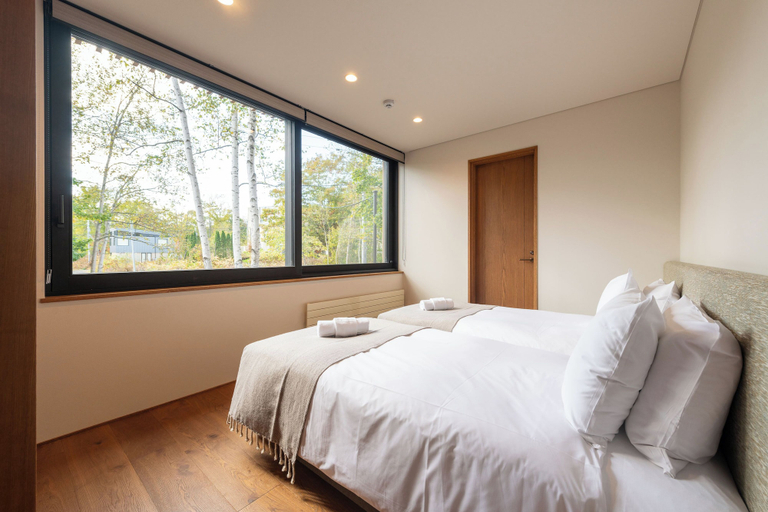 Room 5, Yuzen, Kutchan
