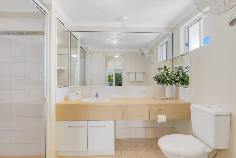 Bathroom, Water views on the Esplanade, Cairns