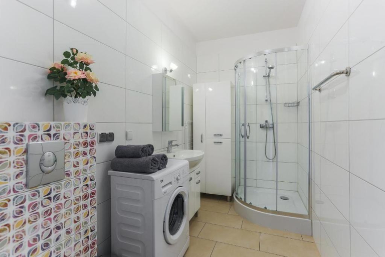 Bathroom, Jaglana Apartaments with the view on the river by the Oldtown, Gdańsk City