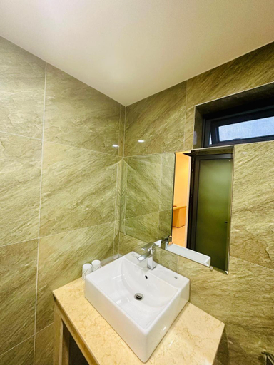Bathroom 3, 24 Gold Homestay, Phan Thiết