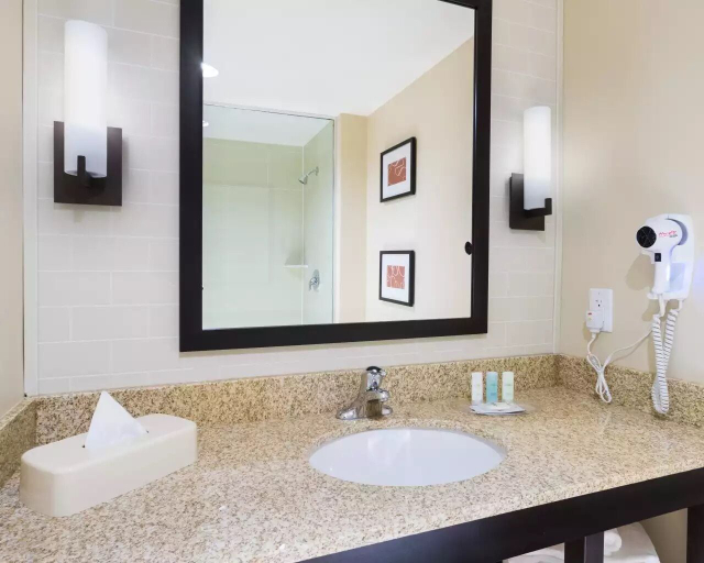 Bathroom 4, Tannery Suites, Clearfield