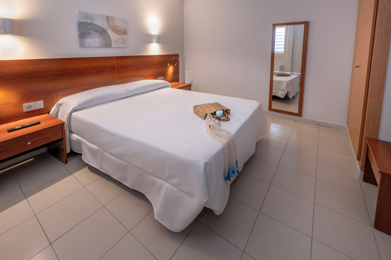 Bedroom 3, Hotel GHT Simeón, Girona