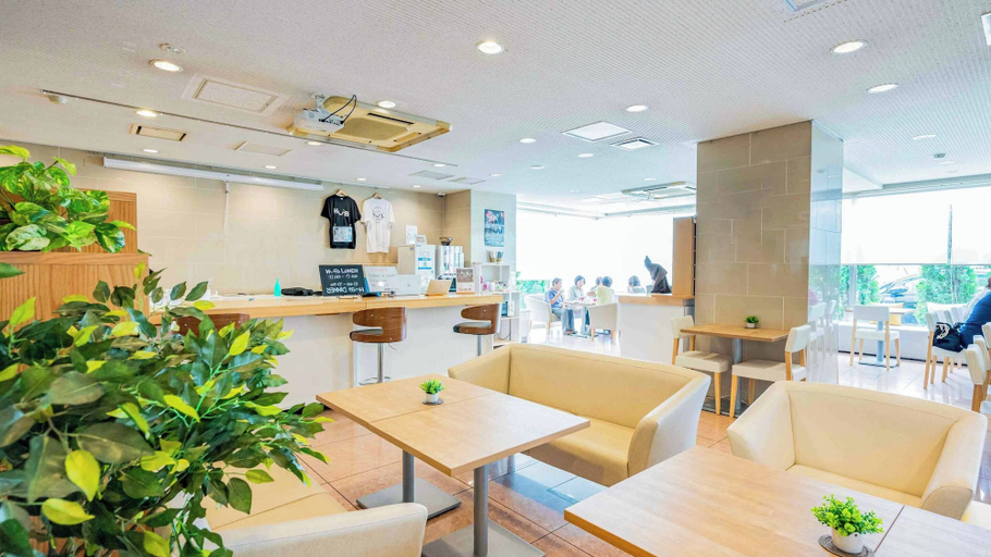 Food & Drinks, Hotel Greencore Plus-one, Satte