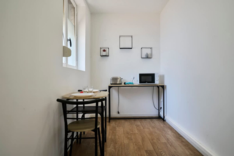 Room 3, Cocon Avec Baln o Terrasse Proche Gare, Nord