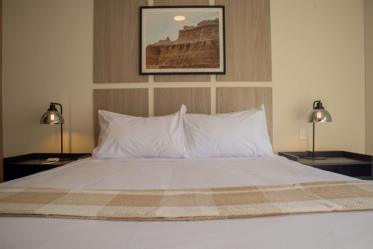 Room 4, w Impressive 2BR With Balcony in Miraflores, Lima