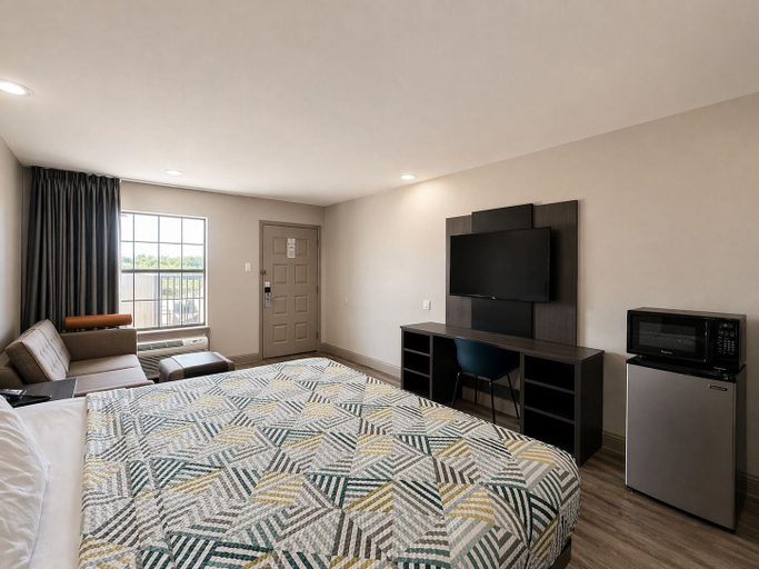 Bedroom 3, Studio 6 Suites – Mesquite, TX – Gross Rd., Dallas