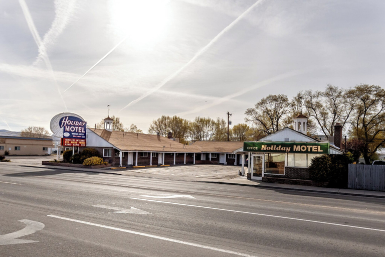Others 3, Holiday Motel, Elko