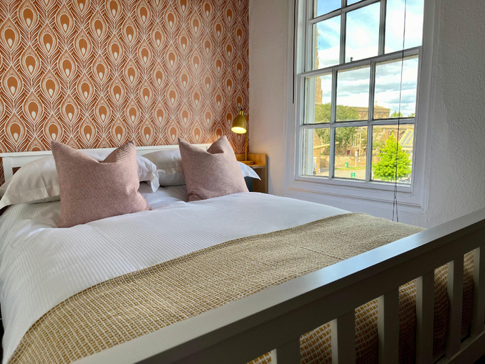 Bedroom 2, Unicorn Inn, Oxfordshire