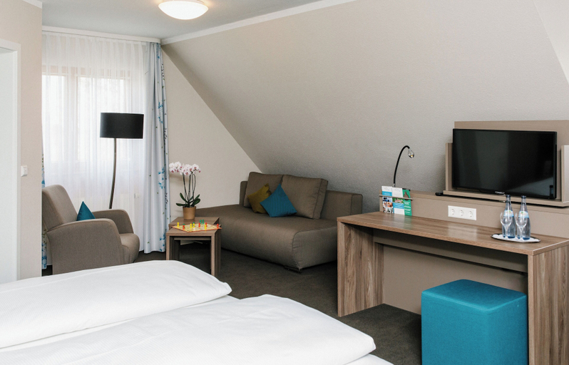 Bedroom 3, Hotel & Tagungszentrum Blaubeuren, Alb-Donau-Kreis