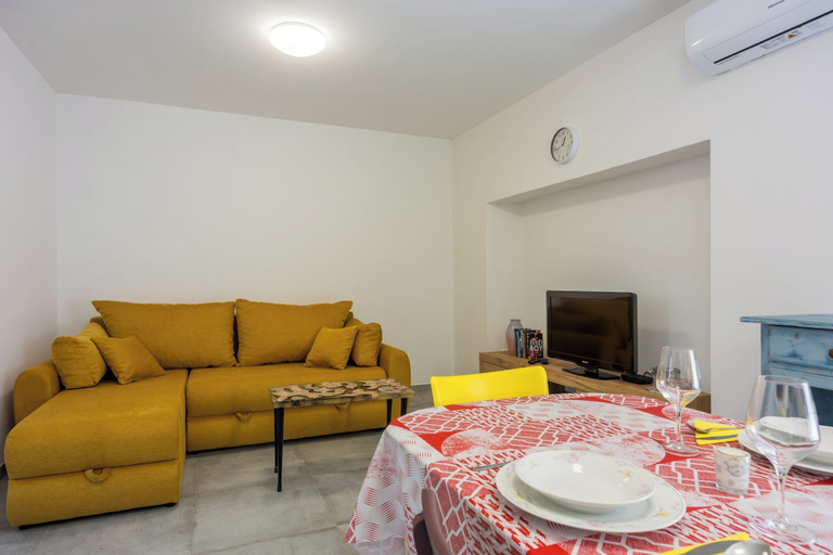 Living area 5, Rural Apt Arya: Garden & BBQ, Koper
