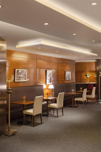 Food & Drinks 3, NH Panorama Hotel, Capital