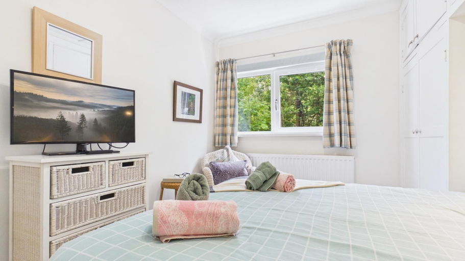Bedroom 3, Glenvale - 2 Bedroom Apartment - Saundersfoot, Pembrokeshire