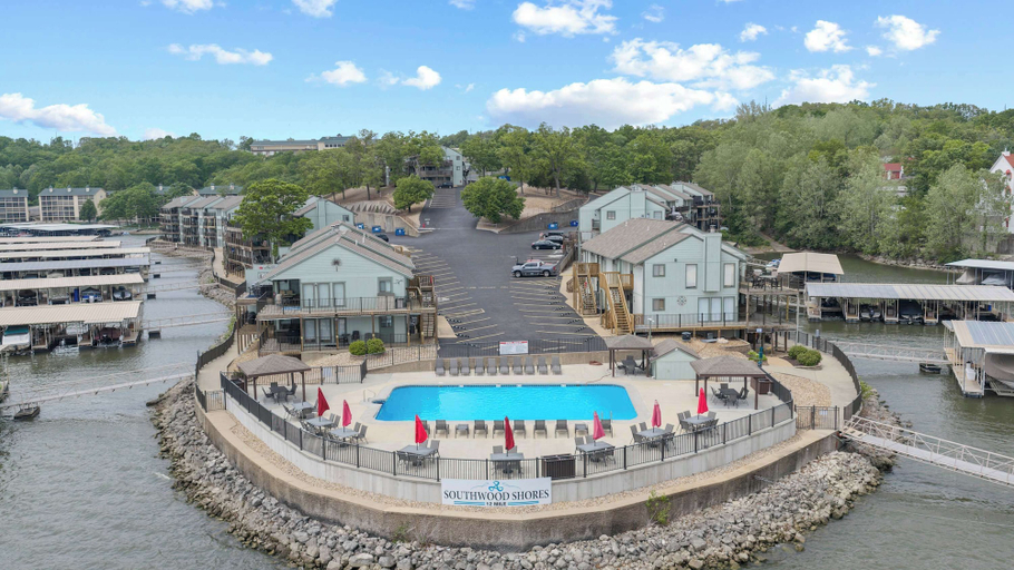 Pool 5, Daylight Cove Lakefront Chic, Camden