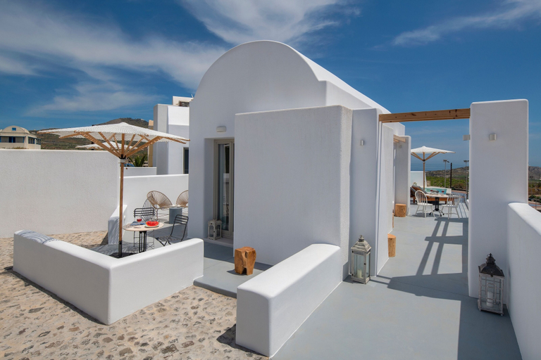 Outdoor dining 3, Villa - Sleeps 3 - Private Pool-parking, South Aegean