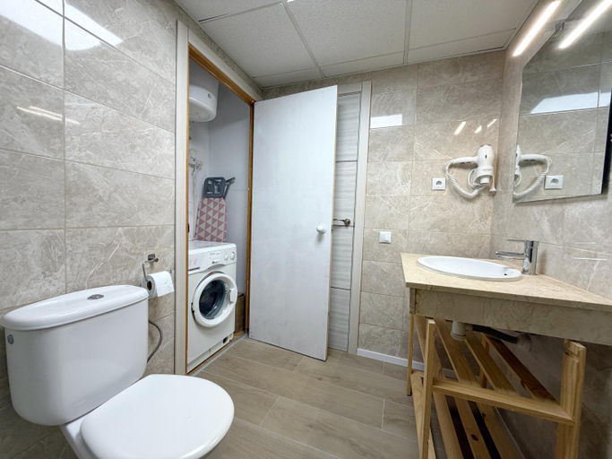 Bathroom 4, DOMuum Holidays - CORDOBA Apartments, Tarragona