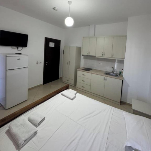 Room 5, Vila Noah, Sarandës