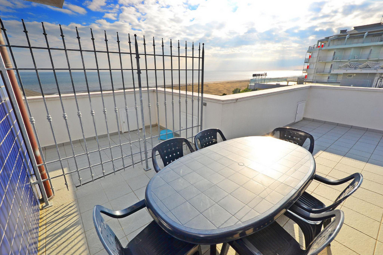Balcony/terrace 3, Lignano beachfront apartment, Udine