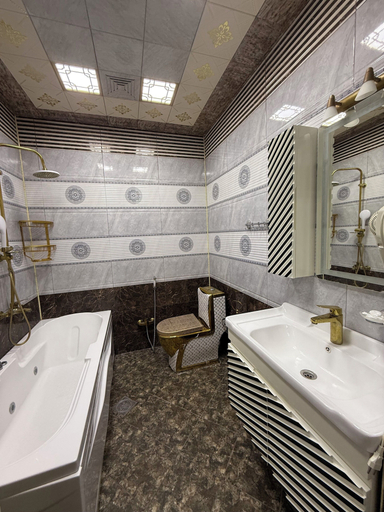 Bathroom 5, Delfin Hotel & Restorant & Spa, Gəncə