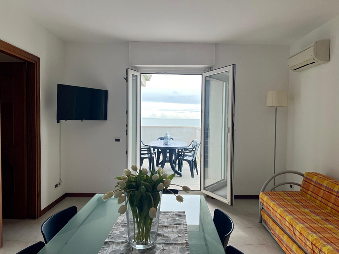 2, Lignano beachfront apartment, Udine