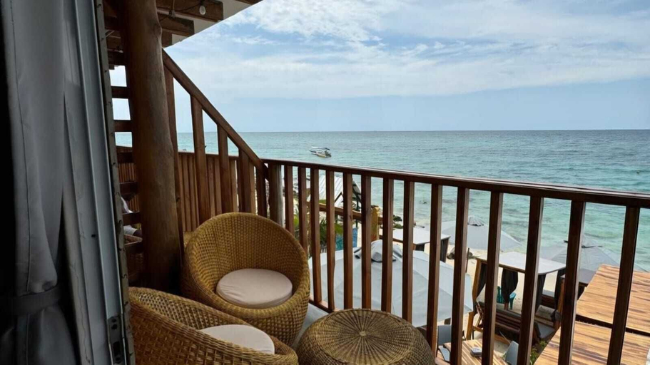 Property grounds, w cabañas beach, Cartagena de Indias