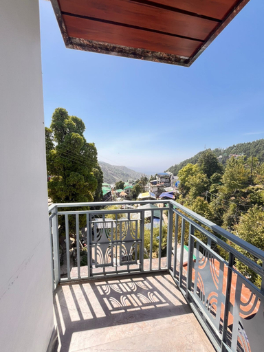 Property grounds 2, Hotel Summer Nest - Bhagsu Waterfall, Kangra