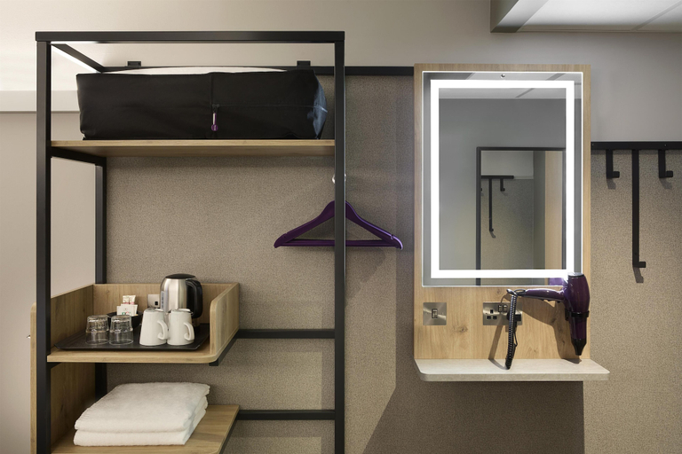 Room amenity 5, Premier Inn Hastings Town Centre, East Sussex
