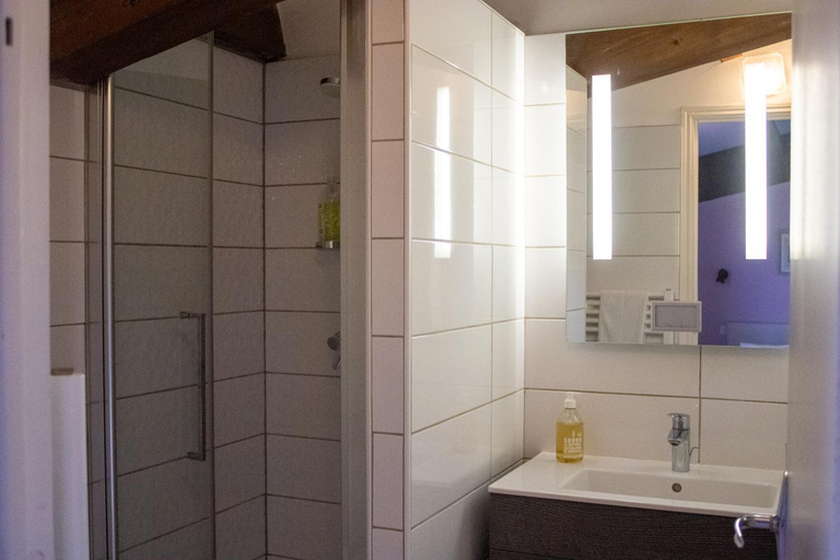 Bathroom 3, GOLF CLUB D'UZES, Gard
