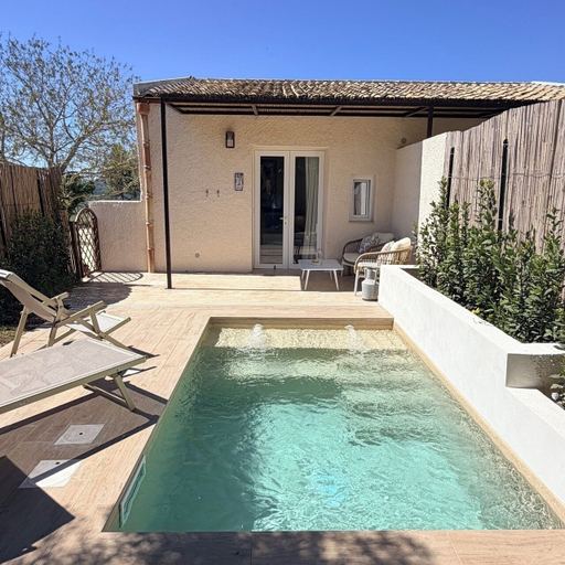 Private pool