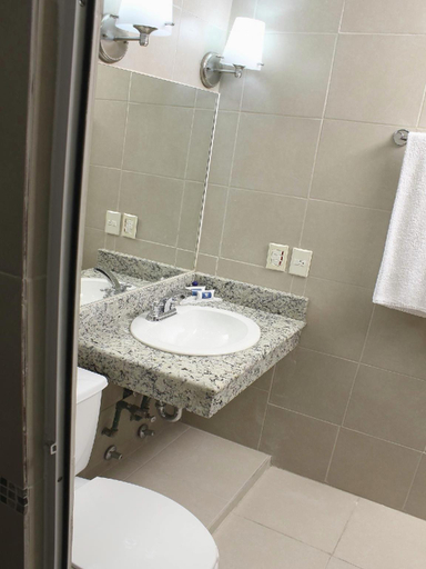 Bathroom 5, Hotel San Antonio, Tampico