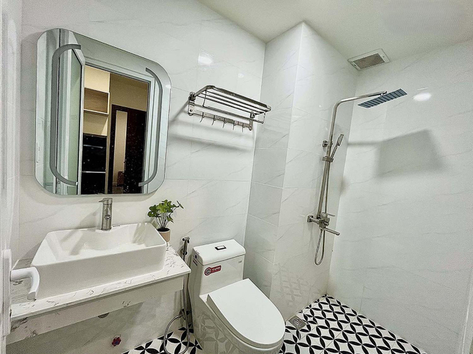 Bathroom 3, PIN Nguyen Cu Trinh, District 1