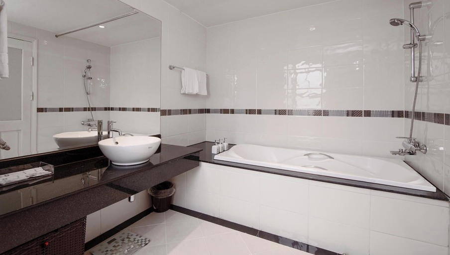 Bathroom 4, Atlanta Residences, Hai Bà Trưng