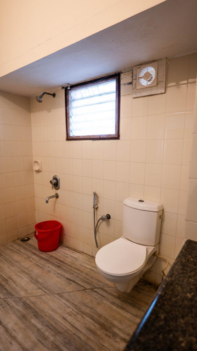 Bathroom 2, Redwoods Hotels and Resorts, Kancheepuram