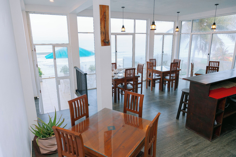 Food & Drinks 5, Surendra Seaview, Matara Four Gravets