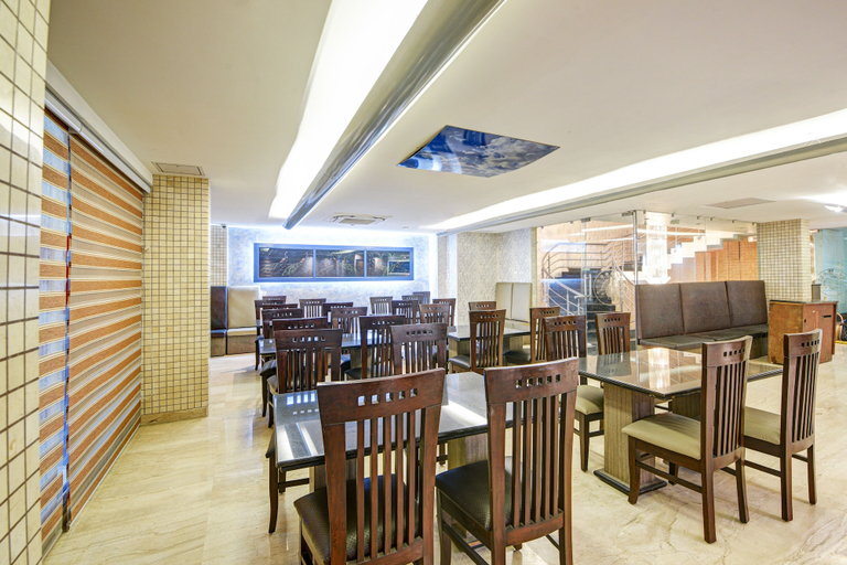 Food & Drinks 5, Mayur Hotel, Delhi