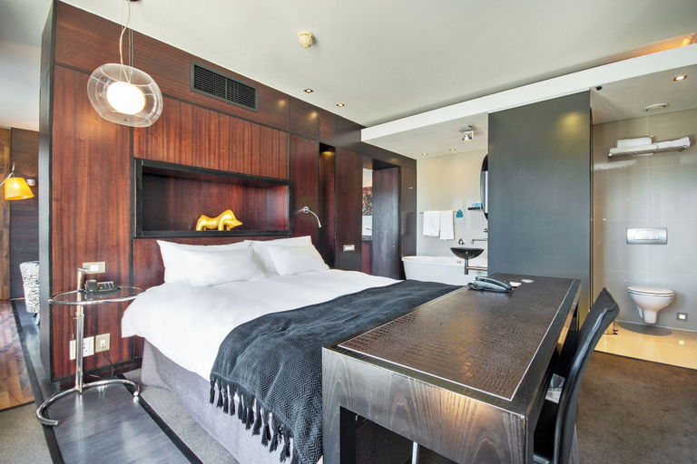 Bedroom 2, Colosseum Hotel, City of Cape Town