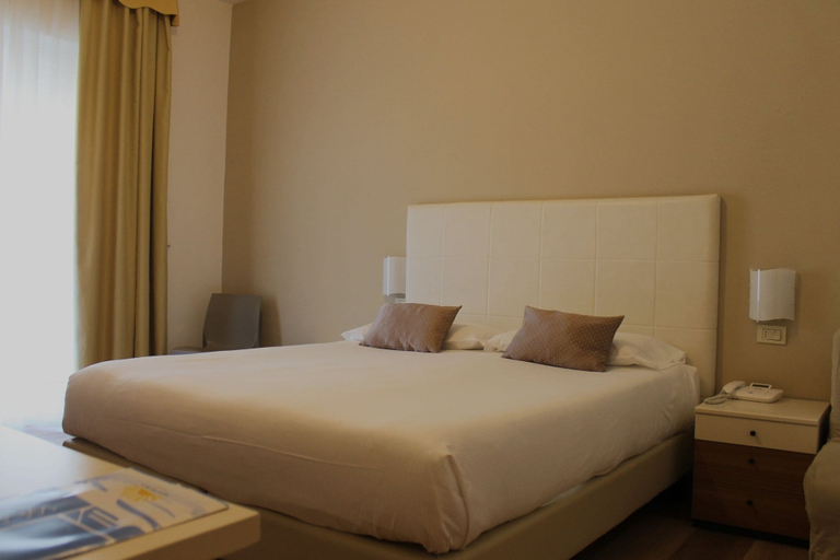 Bedroom 4, Hotel al Sole Bardolino, Verona