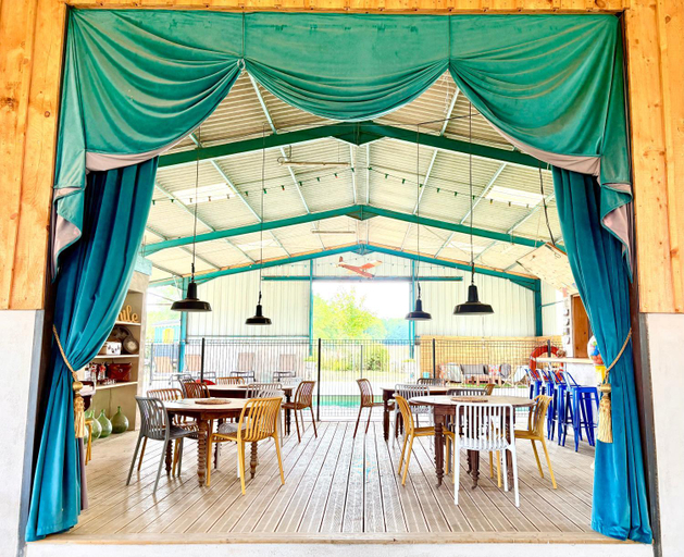 Food & Drinks 3, La roulotte MAGIC ! des Grillots, Allier