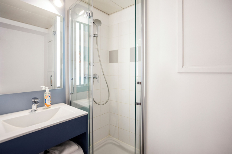 Bathroom 5, Aparthotel Adagio Access Toulouse Jolimont, Haute-Garonne