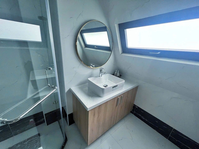 Bathroom 5, Khach san Qhouse Dalat, Đà Lạt