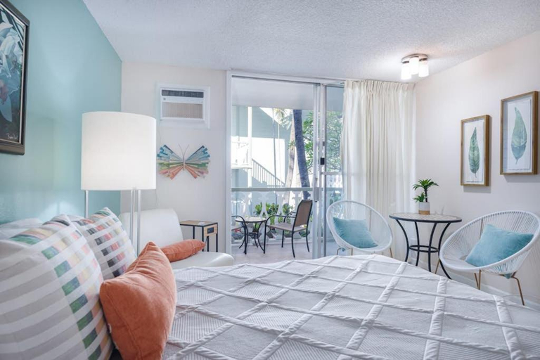 Bedroom 1, Kona Islander Inn 112, Hawaii