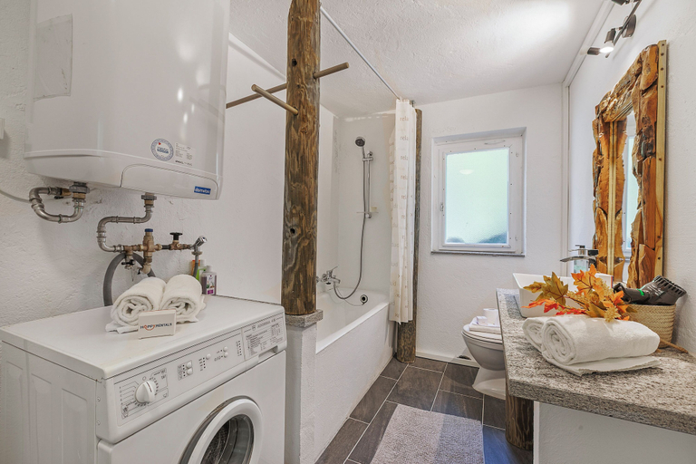 Bathroom 2, Casa Kaia Verzasca With Garden and View, Locarno