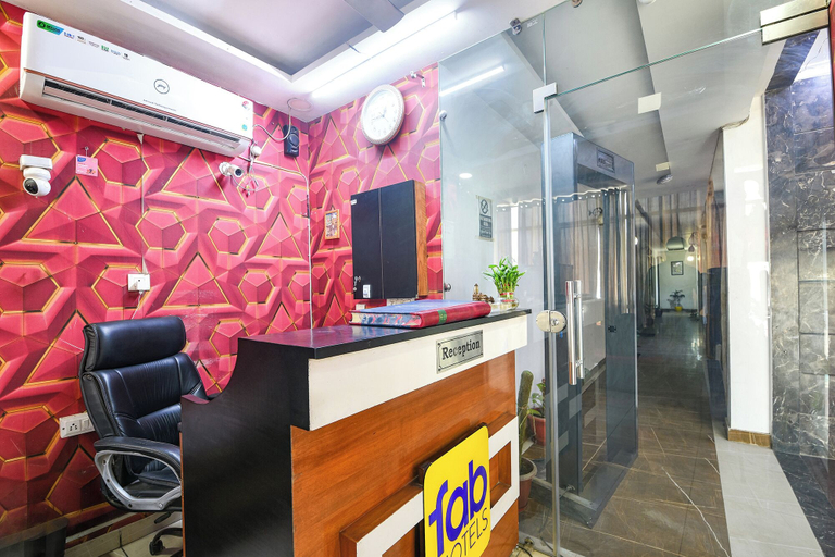 Reception 5, FabHotel The Royal Residency - Dashrathpuri Metro, Delhi